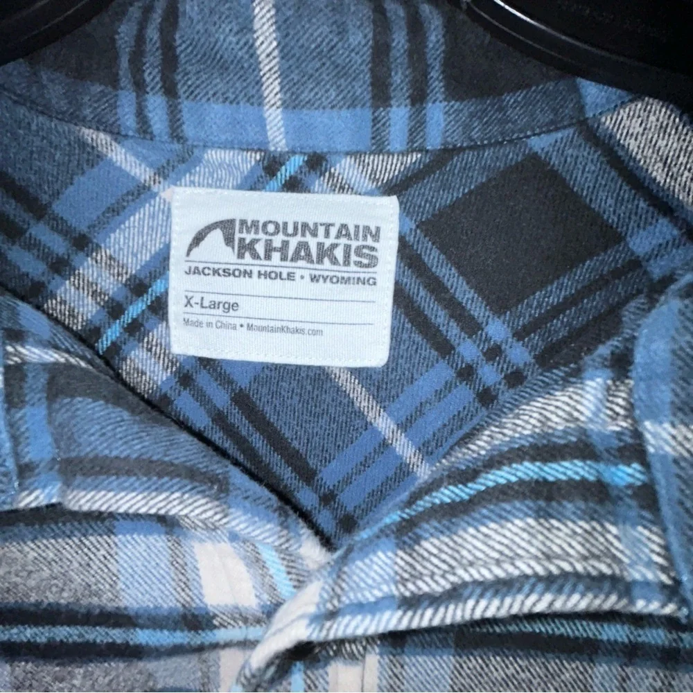 Mountain Khakis Men’s Blue and Black Plaid Shirt Size XL